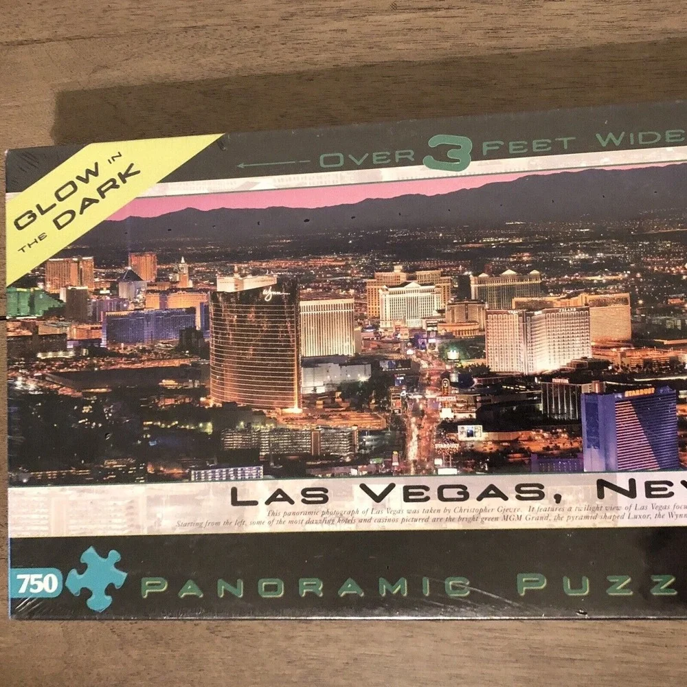 Las Vegas Nevada Glow in the Dark 750 Pieces Panoramic Puzzle Unopened Brand New